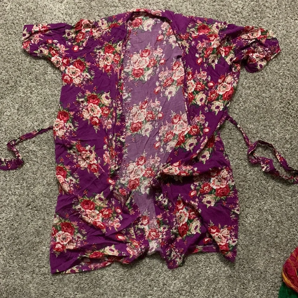 Floral Robe - Picture 1 of 3